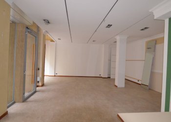 Foto 5 - Locale Commerciale VIA F.LLI CAIROLI
 
22, Lecco - foto 5