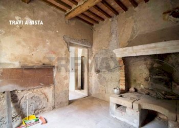 SALA CON CAMINO - Appartamento VIA ROMA
 
37, Roccastrada - foto 9