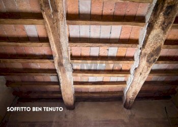 SOFFITTO CON TRAVI A VISTA - Appartamento VIA ROMA
 
37, Roccastrada - foto 11