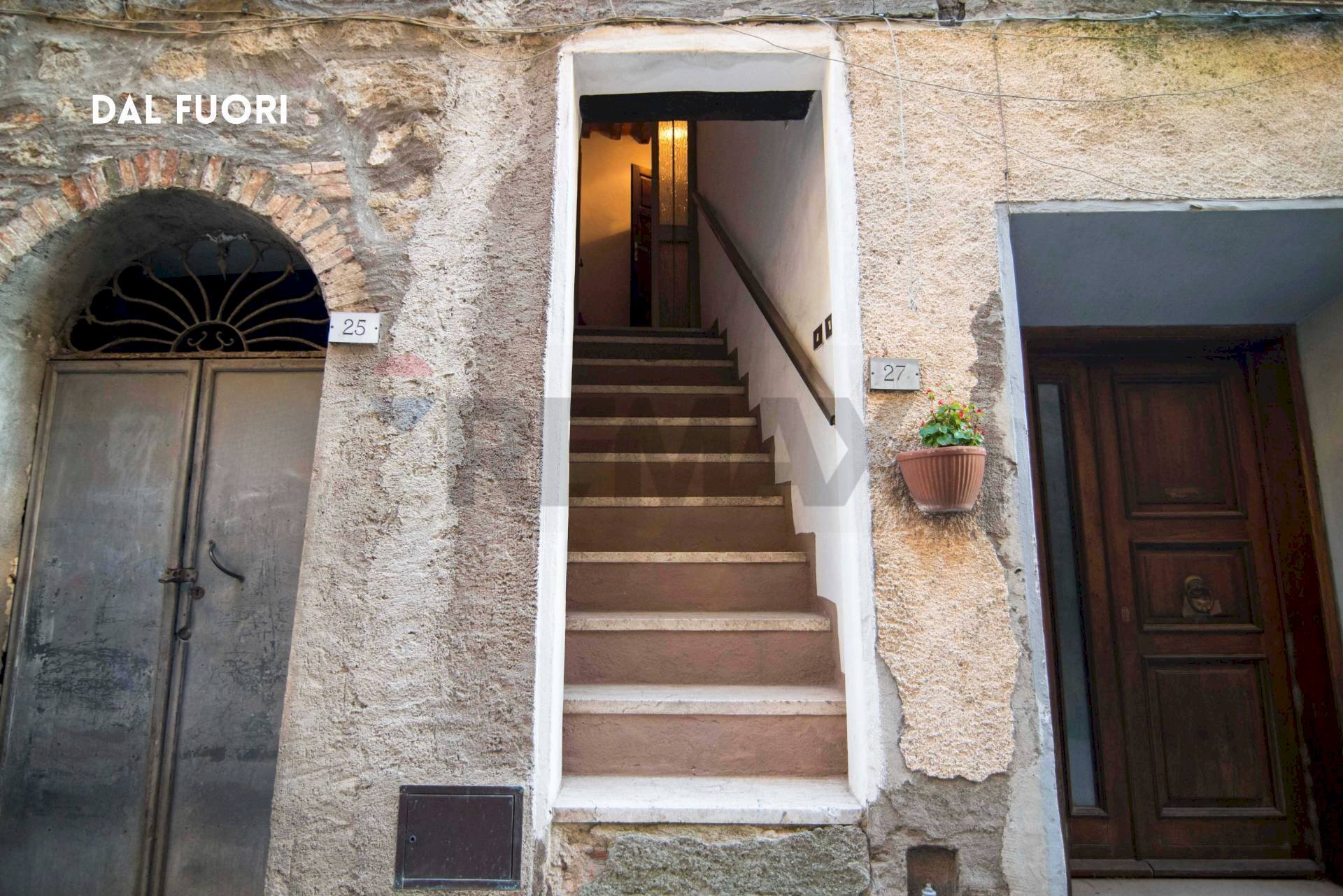 INGRESSO - Casa indipendente VIA IV NOVEMBRE
 
27, Roccastrada - foto 3