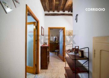 Hall / corridoio - Casa indipendente VIA IV NOVEMBRE
 
27, Roccastrada - foto 9