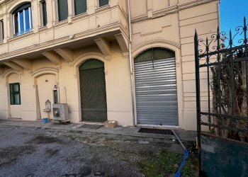 Facciata - Shop Genova (neighborhood Foce) - photo 5