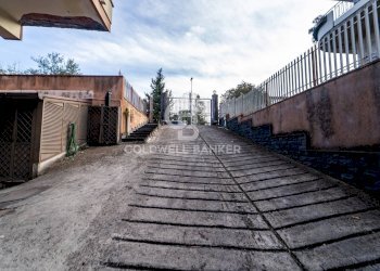 Foto 2 - Magazzino Via Nocilla, Aci Sant'Antonio - foto 2