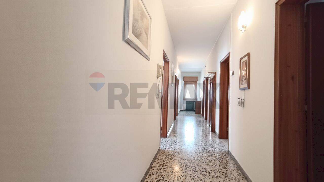 Hall / corridoio - Appartamento Via 4 Novembre
 
78, Mezzana - foto 2