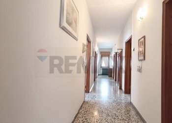 Hall / corridoio - Appartamento Via 4 Novembre
 
78, Mezzana - foto 2