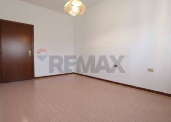 Stanza vuota - Appartamento Via 4 Novembre
 
78, Mezzana - foto 9