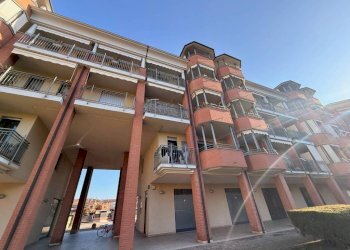 Facciata - Office via Bartolomeo Ronco, 49/18, Carmagnola - photo 1