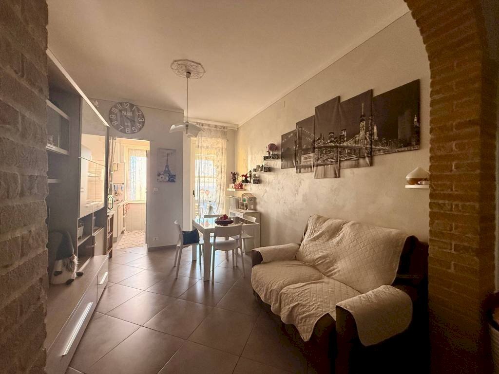 Salone - Trilocale via Torino, 73, Carmagnola - foto 2