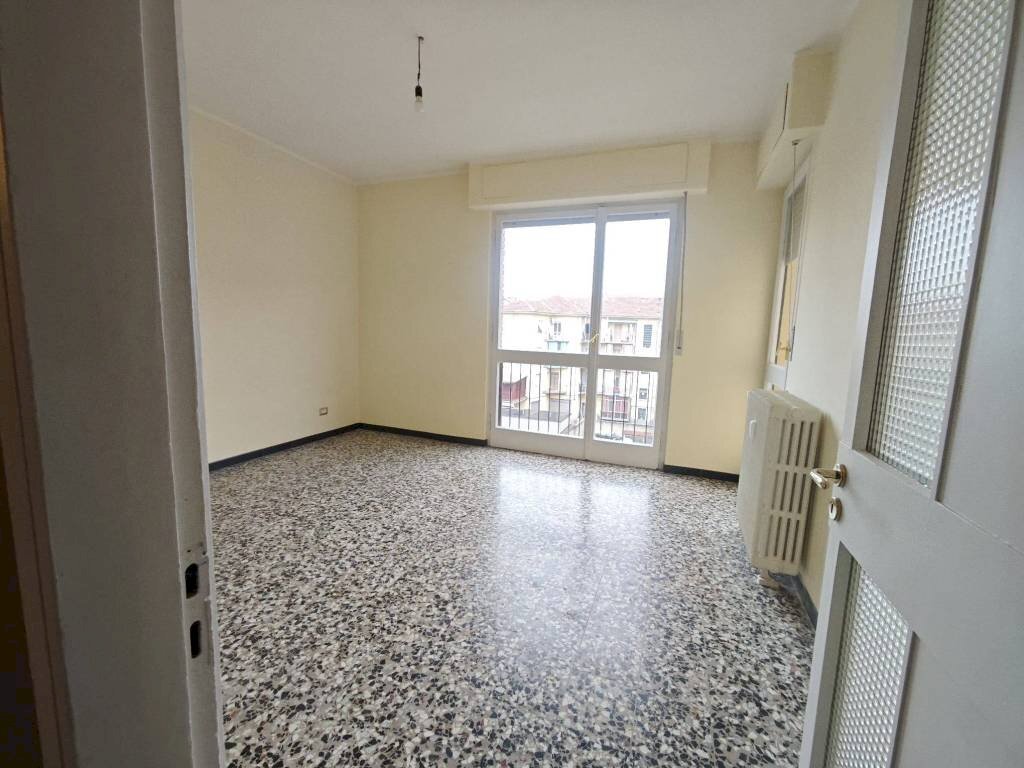 Cucina - Trilocale via Roccavione, Asti - foto 2