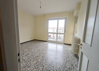 Cucina - Trilocale via Roccavione, Asti - foto 4