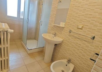 Bagno - Trilocale via Roccavione, Asti - foto 4