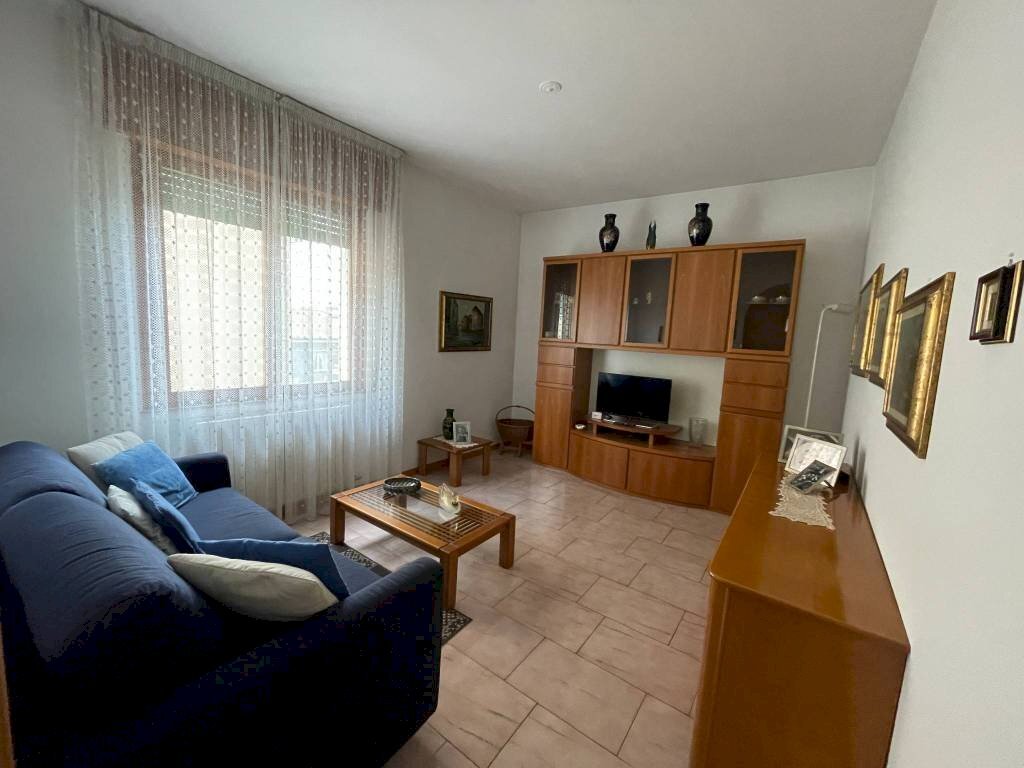 Salone - Bilocale via Piemonte, 11, Bollate - foto 3