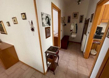 Corridoio - Bilocale via Piemonte, 11, Bollate - foto 16