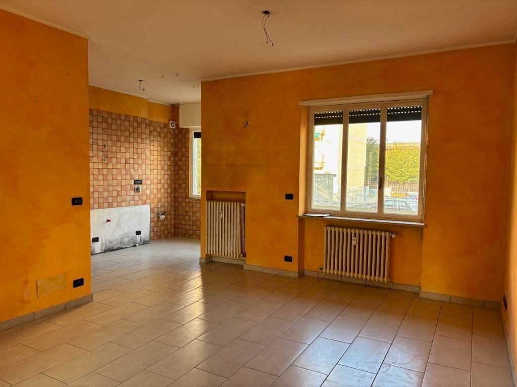 Cucina - Trilocale via Montebello, 41, Pinerolo - foto 2