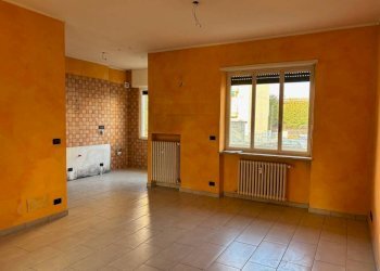 Cucina - Trilocale via Montebello, 41, Pinerolo - foto 2