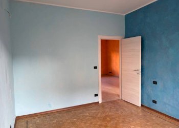 Camera da letto - Trilocale via Montebello, 41, Pinerolo - foto 9