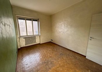 Camera da letto - Trilocale via Montebello, 41, Pinerolo - foto 11