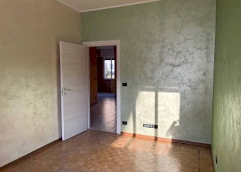 Camera da letto - Trilocale via Montebello, 41, Pinerolo - foto 12