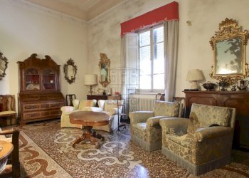 vendesi appartamento con ascensore e terrazza lucc - Appartamento Viale Giuseppe Giusti 14, Lucca - foto 3