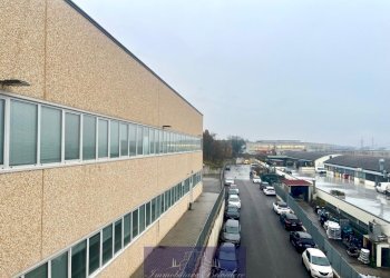 WhatsApp Image 2025-12-16 at 18.10.29 (6).jpeg - Locale Commerciale Località Pian di Rona, Reggello - foto 10