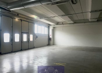 WhatsApp Image 2025-12-16 at 18.10.29 (8).jpeg - Locale Commerciale Località Pian di Rona, Reggello - foto 12