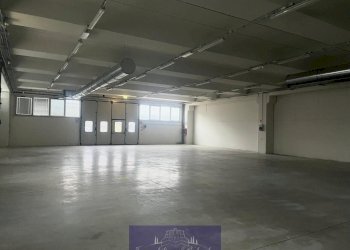 WhatsApp Image 2025-12-16 at 18.10.30.jpeg - Locale Commerciale Località Pian di Rona, Reggello - foto 15