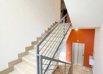 WhatsApp Image 2025-12-17 at 11.27.54_risultato.jp - Ufficio Via Taranto 185, Lecce - foto 9