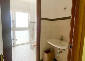 WhatsApp Image 2025-12-17 at 11.28.08_risultato.jp - Ufficio Via Taranto 185, Lecce - foto 15