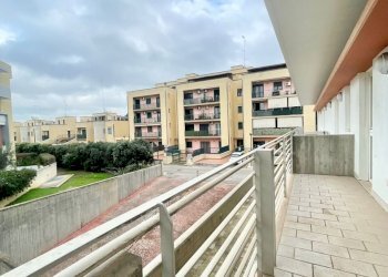 WhatsApp Image 2025-12-17 at 11.28.10_risultato.jp - Ufficio Via Taranto 185, Lecce - foto 21