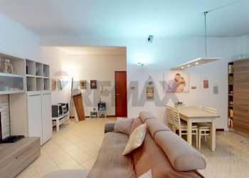 Bilocale Via De Gasperi, 44 
 Campomorone, Campomorone - foto 1