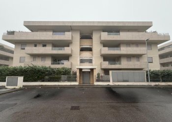 Three-room apartment Via Martiri Delle Foibe, Cambiago - photo 2