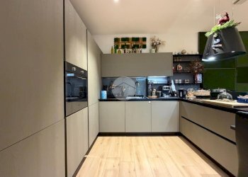 Three-room apartment Via Martiri Delle Foibe, Cambiago - photo 14