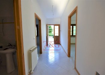 Foto 3 - Appartamento Viale Stradone
 
50, Montemonaco - foto 3