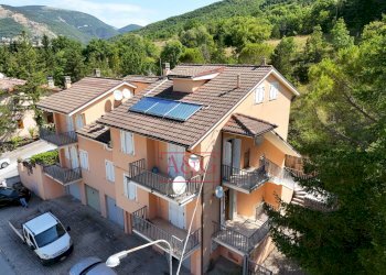 Foto 1 - Villa a Schiera Via Giacomo Leopardi, Fiastra - foto 1