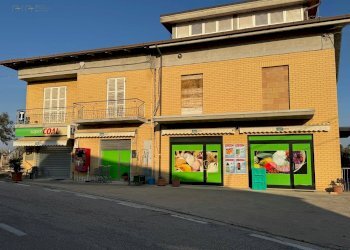 Foto 3 - Commercial Activity Via Roma
 
3, Ortezzano - photo 3