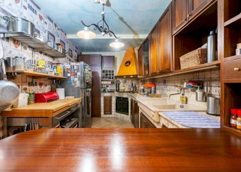 Cucina - Villa Via Mar della Cina, Roma - foto 39