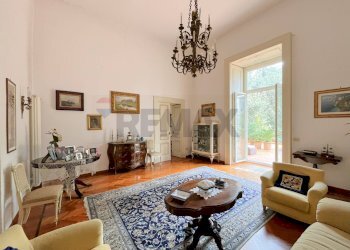 Soggiorno - Appartamento Via Monte Di Dio
 
1/E, Napoli - foto 16