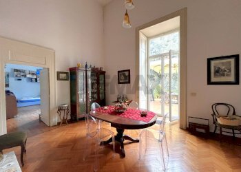 Sala da pranzo - Appartamento Via Monte Di Dio
 
1/E, Napoli - foto 20