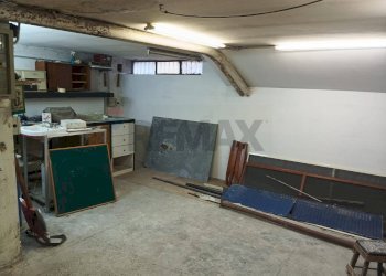 Soggiorno - Box Via Eduardo Nicolardi
 
254, Napoli - foto 9