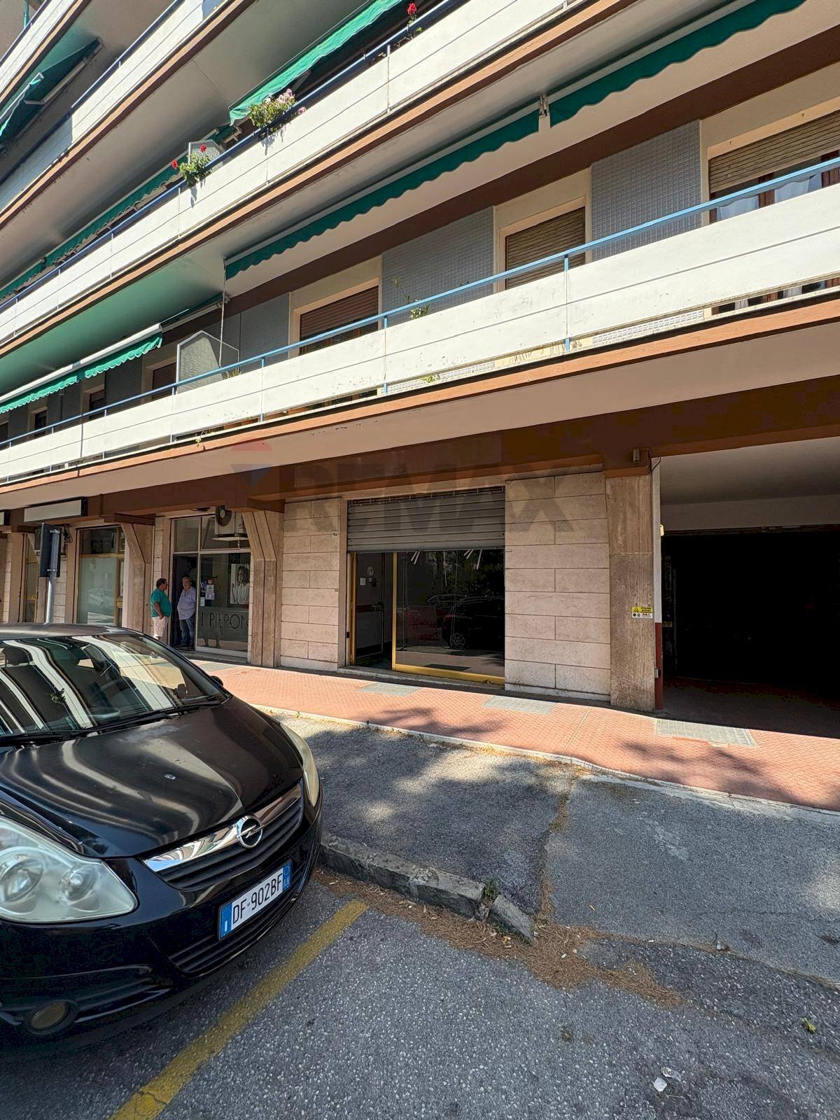 Edificio all\'aperto - Shop Via Gioacchino Rossini
 
10, Jesi - photo 1