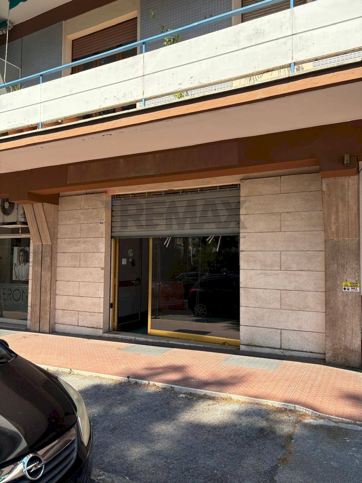 Edificio all\'aperto - Shop Via Gioacchino Rossini
 
10, Jesi - photo 2