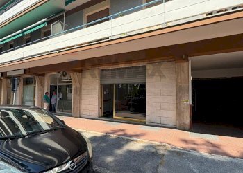 Edificio all\'aperto - Shop Via Gioacchino Rossini
 
10, Jesi - photo 1