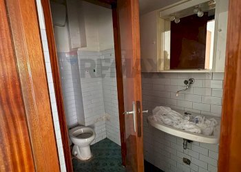 Bagno - Shop Via Gioacchino Rossini
 
10, Jesi - photo 6