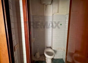 Bagno - Shop Via Gioacchino Rossini
 
10, Jesi - photo 8