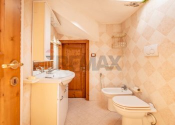 Bagno - Bilocale Via Roma
 
262, Rosora - foto 14