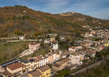Vista delle montagne - Bilocale Via Roma
 
262, Rosora - foto 29