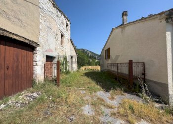 Casa all\'aperto - Independent house Frazione Capolavilla
 
1/5, Genga - photo 11