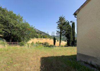 Giardino - Independent house Frazione Capolavilla
 
1/5, Genga - photo 15