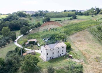 Casa all\'aperto - Casa semi indipendente Via Pietrone
 
13, Cupramontana - foto 32