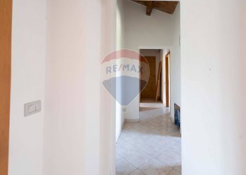Hall / corridoio - Casa semi indipendente Via Pietrone
 
13, Cupramontana - foto 49